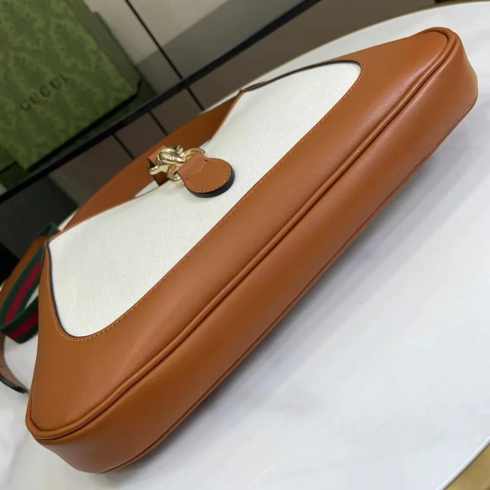 스몰 레더 트리밍 숄더 백 (19 * 28 * 4cm) 상세