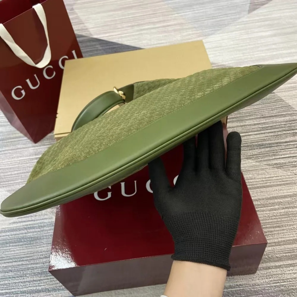 미디엄 숄더백 상세