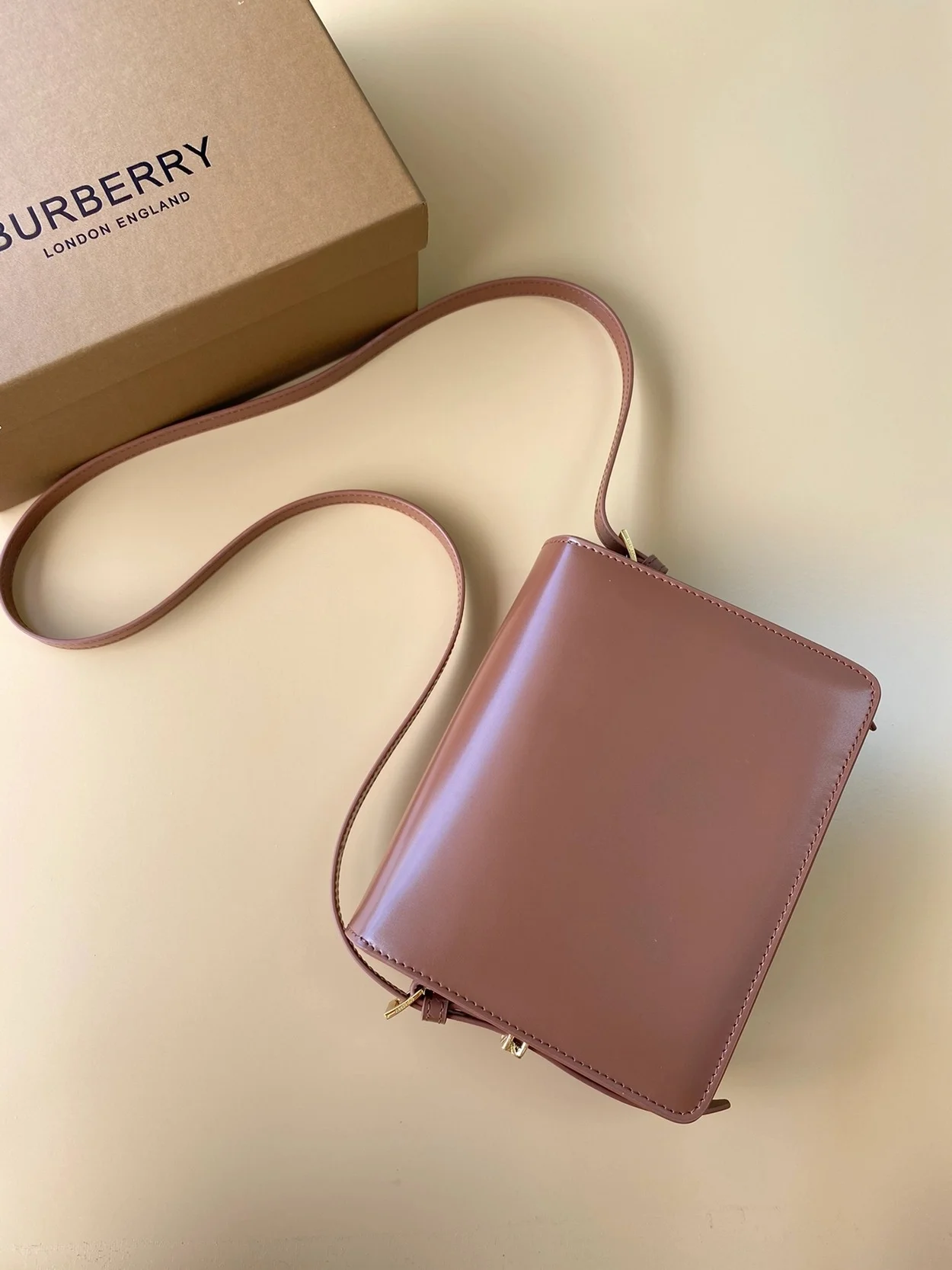 카멜 그레이스 스몰 크로스백 상세