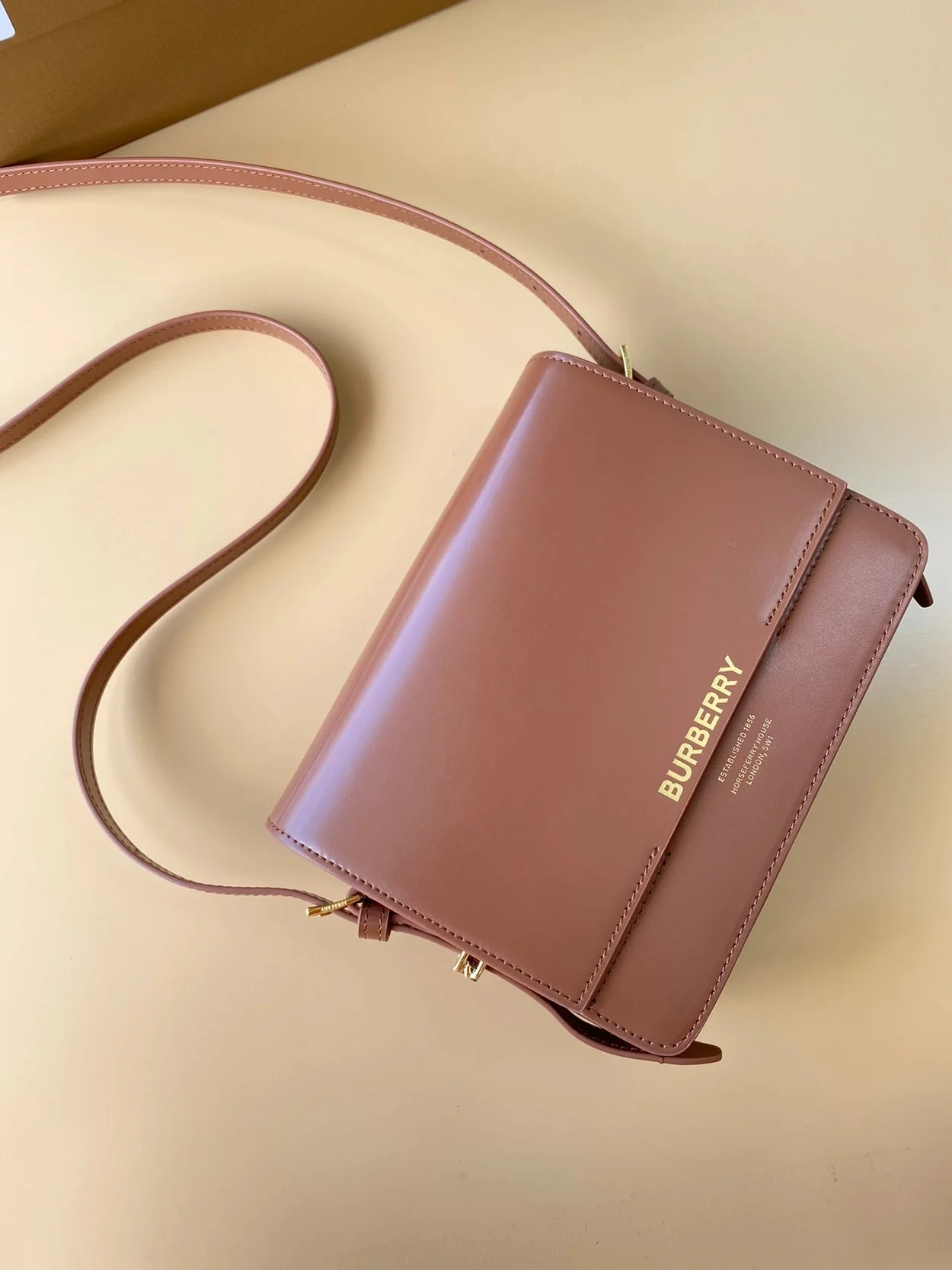 카멜 그레이스 스몰 크로스백 상세