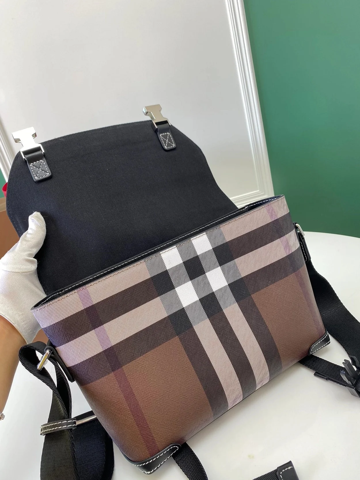 다크 버치 브라운 메신저백 라지 상세