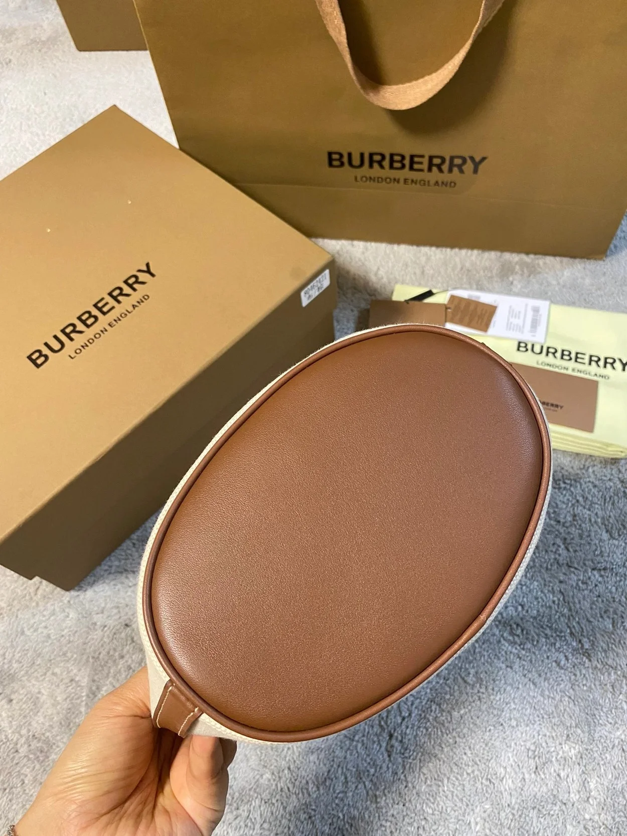 스몰 캔버스 포켓 버킷백 상세