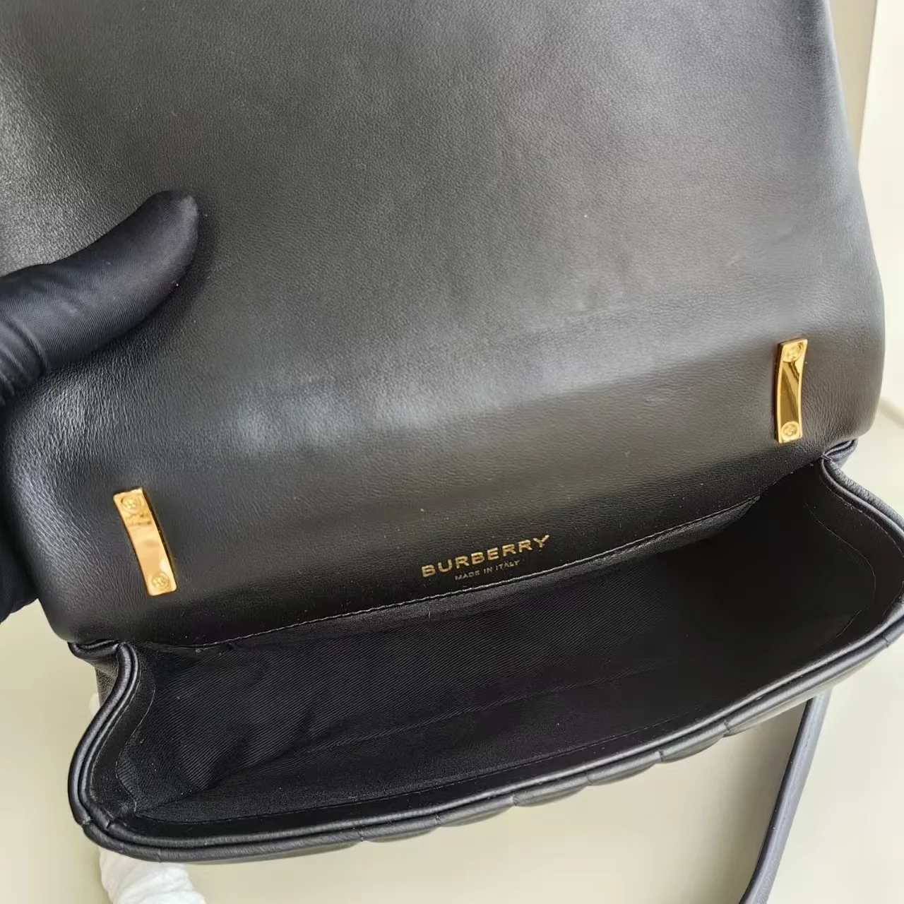 롤라 체인 크로스백 미디움 (28 * 17 * 6.5cm) 상세