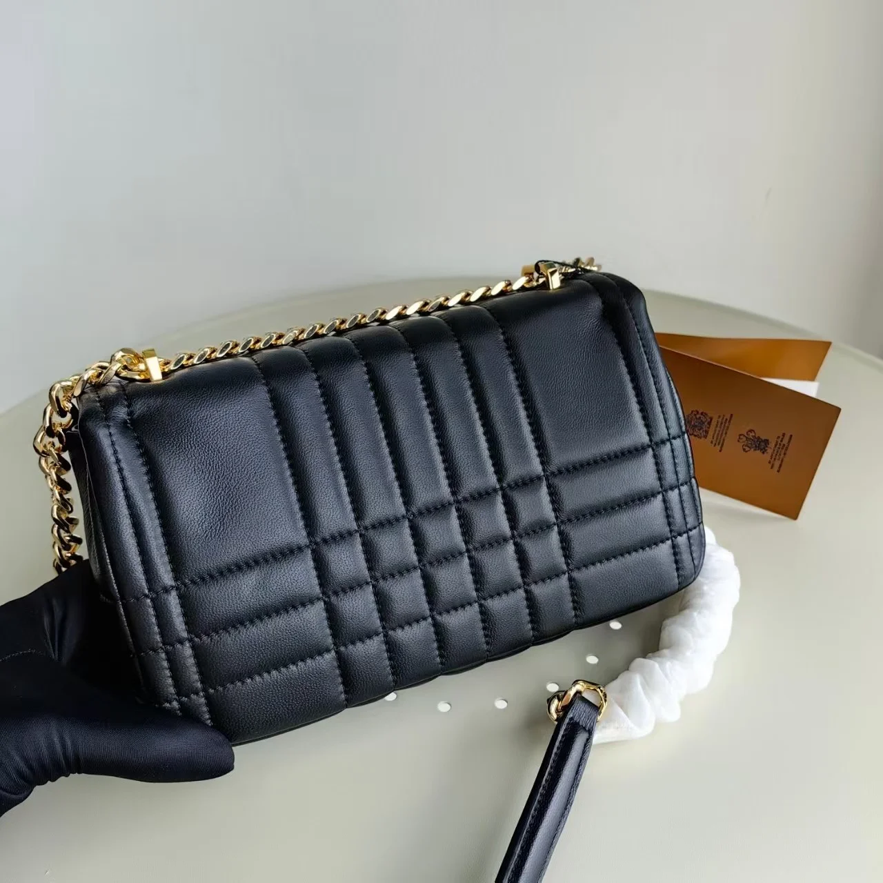 롤라 체인 크로스백 미디움 (28 * 17 * 6.5cm) 상세