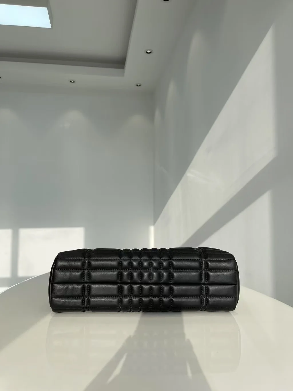 롤라 쇼퍼백 상세