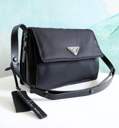 나일론 숄더백 (21*30*12CM)