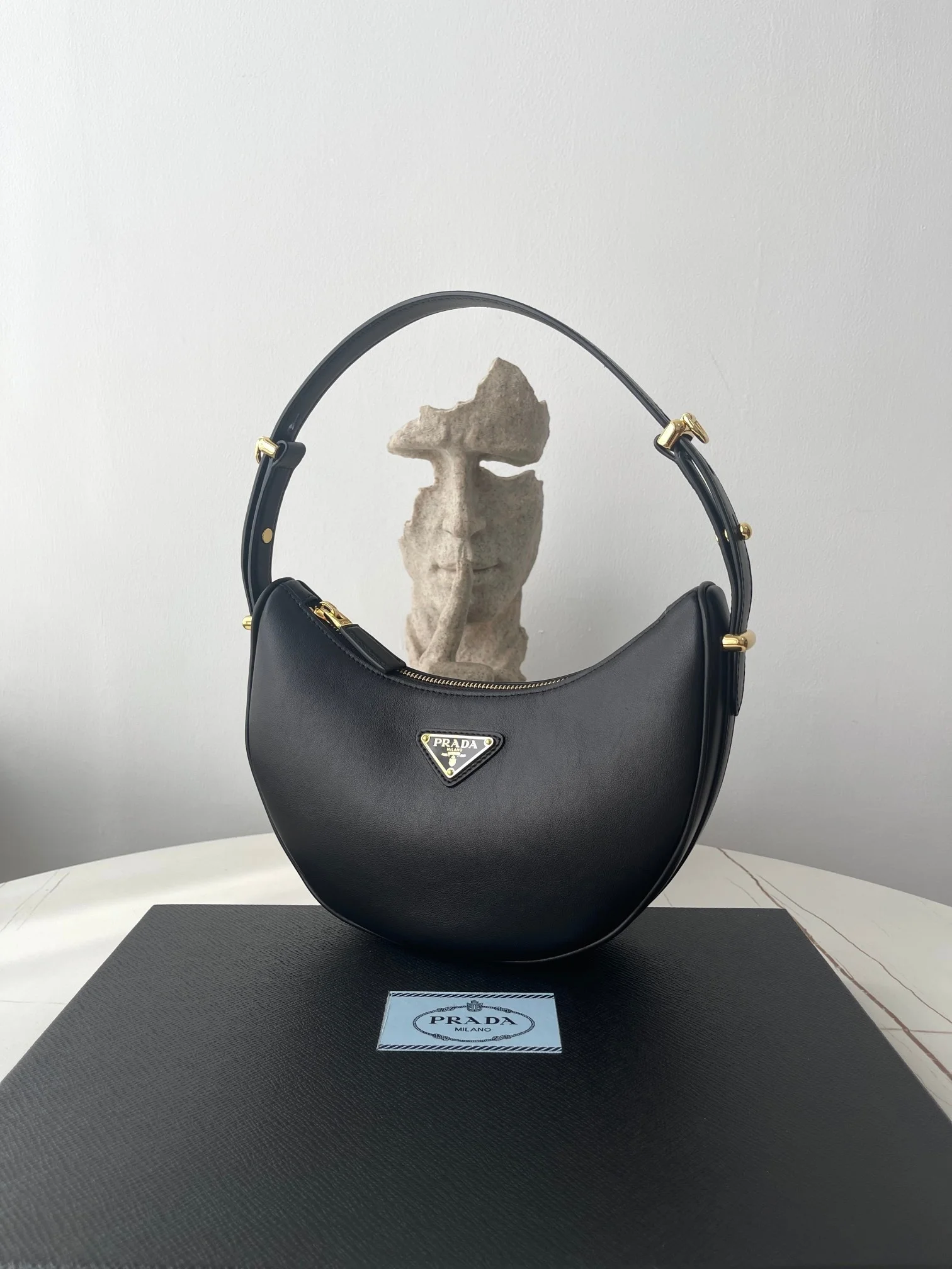 아르케 가죽 숄더백 상세