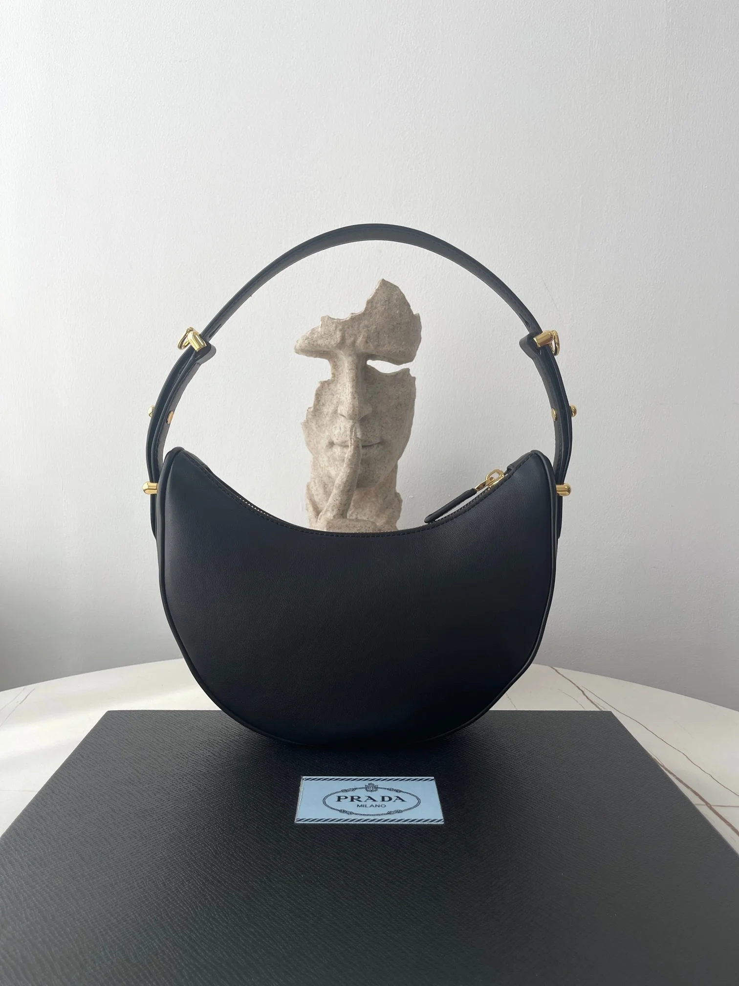 아르케 가죽 숄더백 상세