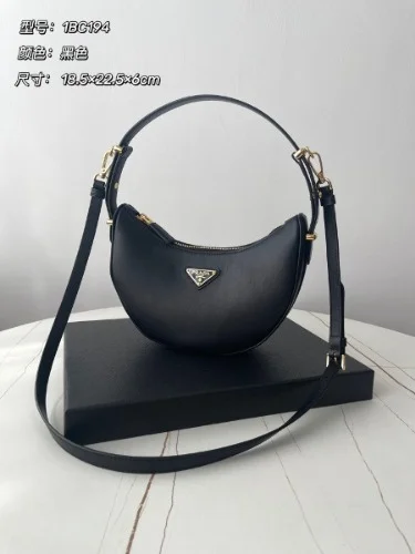 아르케 가죽 숄더백