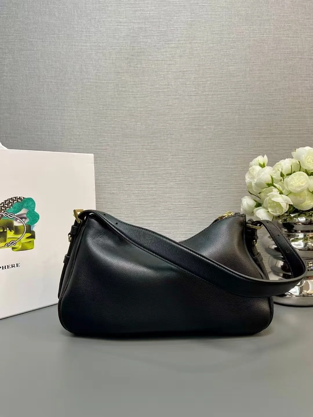 에메 라지 가죽 숄더백 ( 가로39cm X 세로24cm X 폭11.5cm) 상세