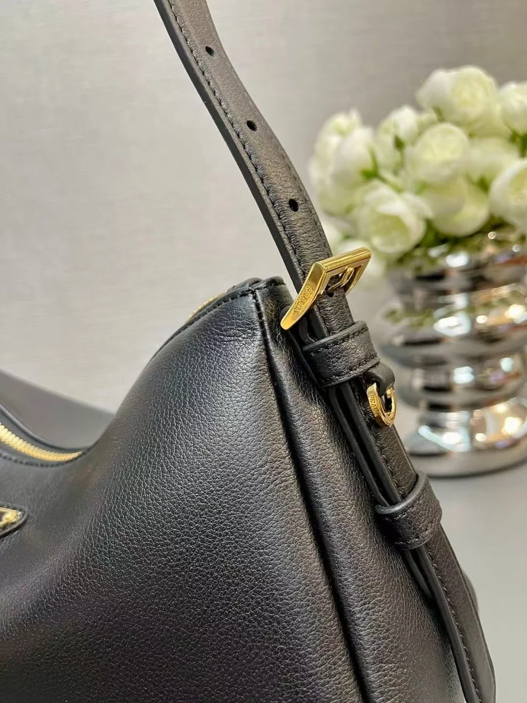 에메 라지 가죽 숄더백 ( 가로39cm X 세로24cm X 폭11.5cm) 상세