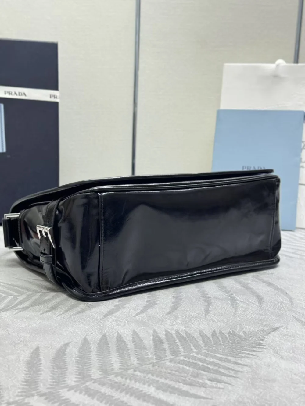 가죽 숄더백 상세