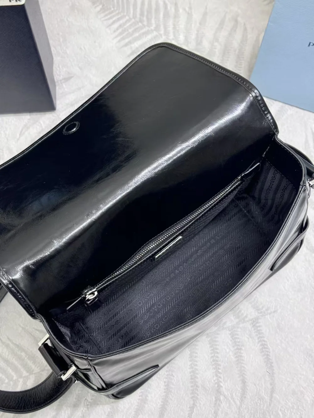 가죽 숄더백 상세