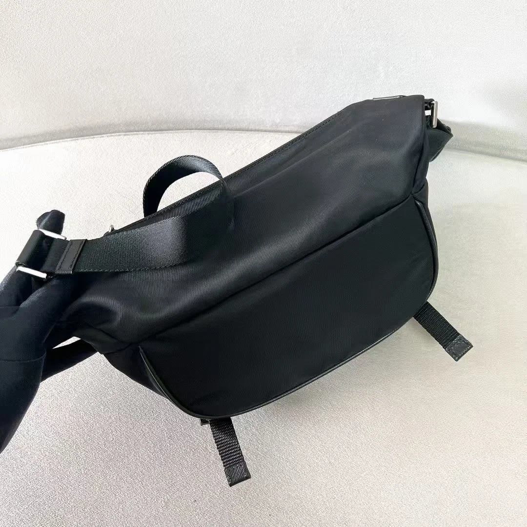 바이커 백 미디움 (29 * 19cm) 상세