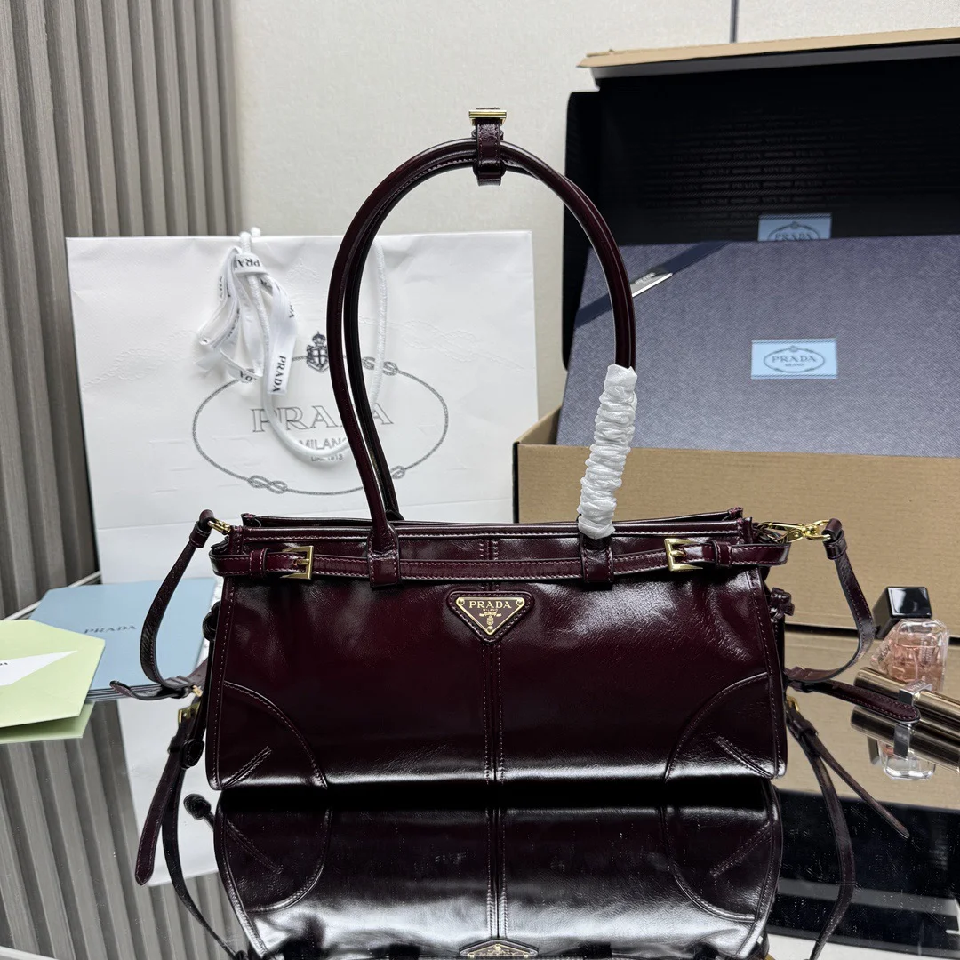 레더 숄더백 상세