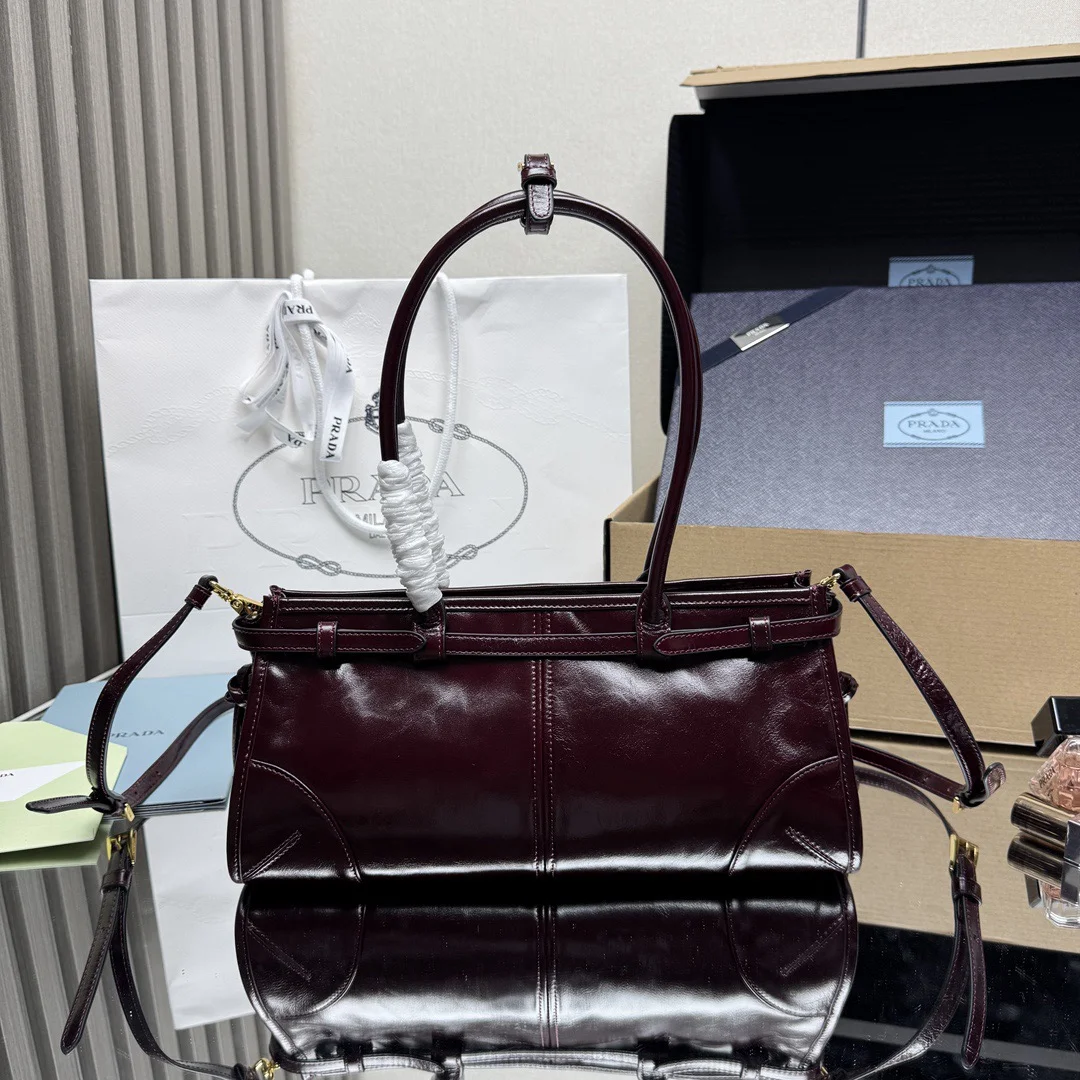 레더 숄더백 상세