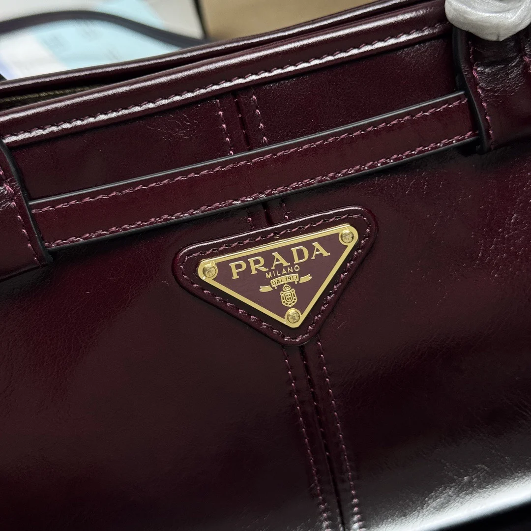 레더 숄더백 상세