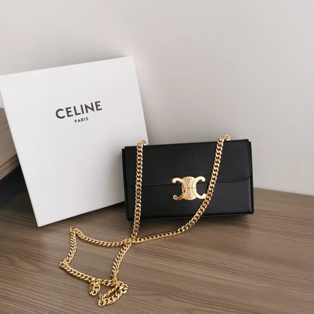 트리옹프 체인 박스백 블랙 상세