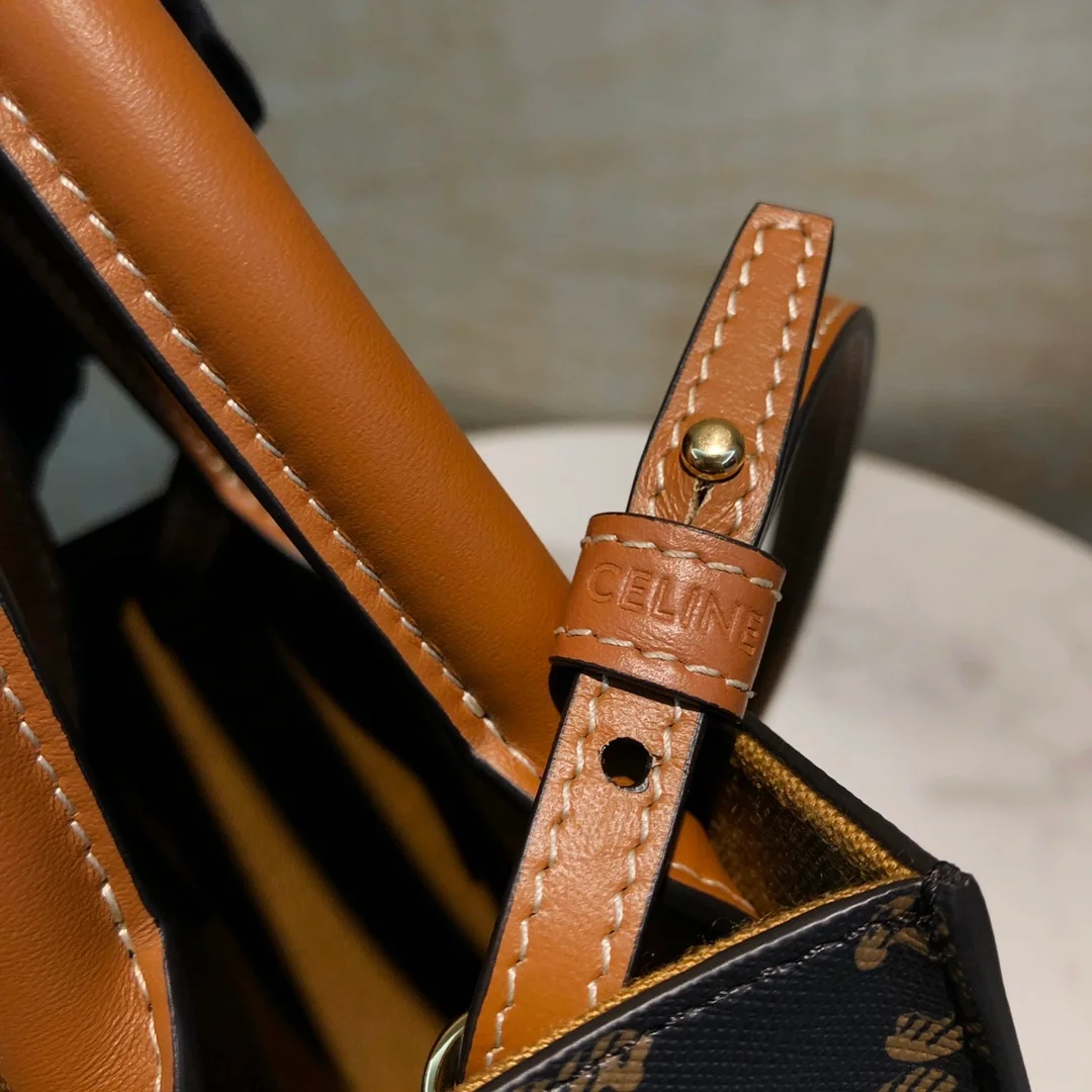 미니 버티컬 카바스 백 탠 (17cm X 21cm X 4cm) 상세