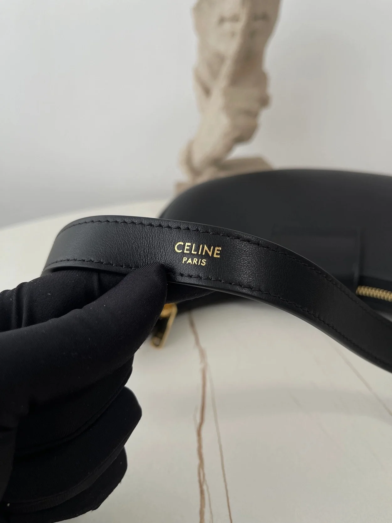 미디엄 트리옹프 아바 백 블랙 ( 24..5 x 17 x 9cm ) 상세