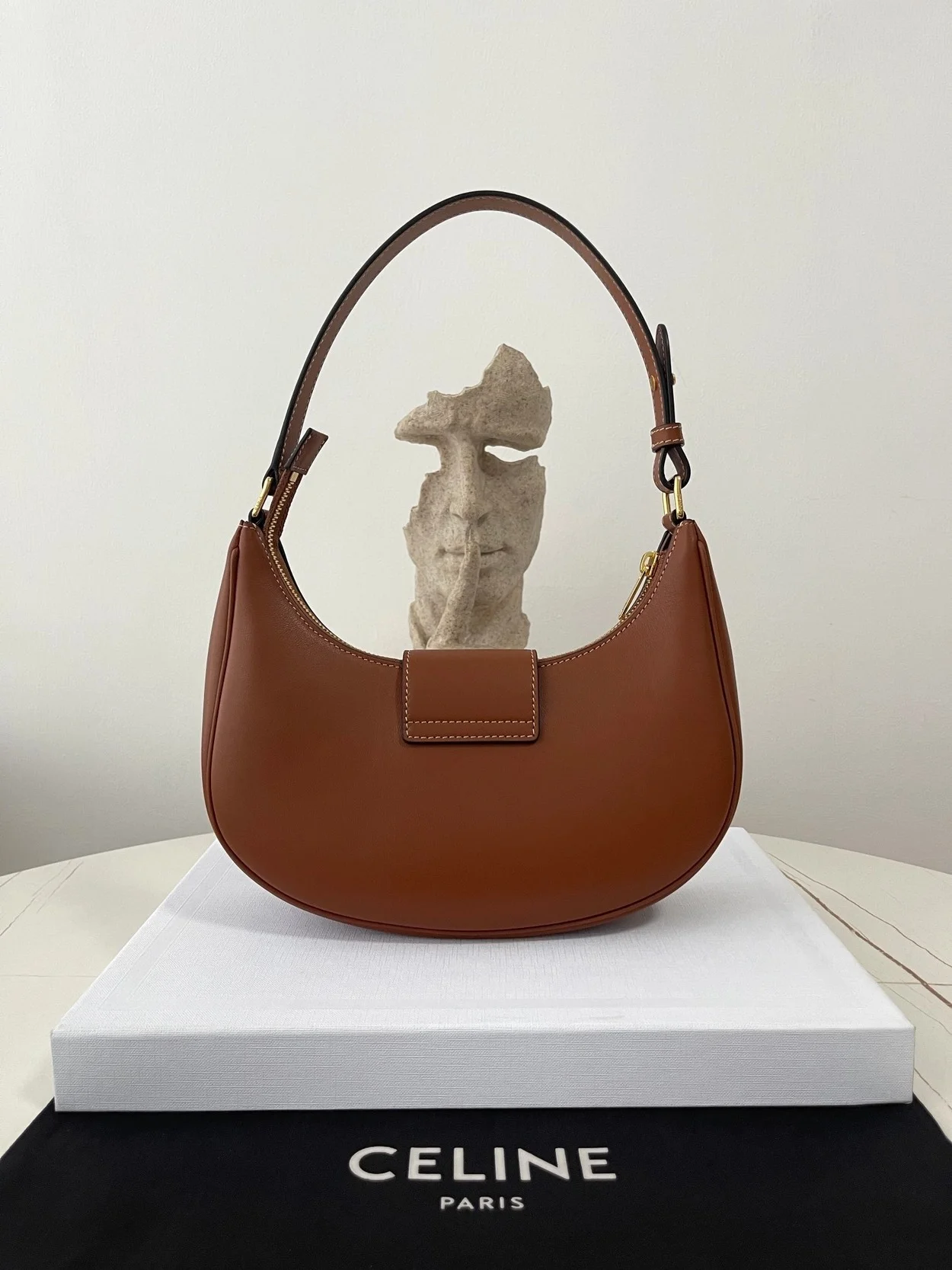 미디엄 트리옹프 아바 백 브라운 상세