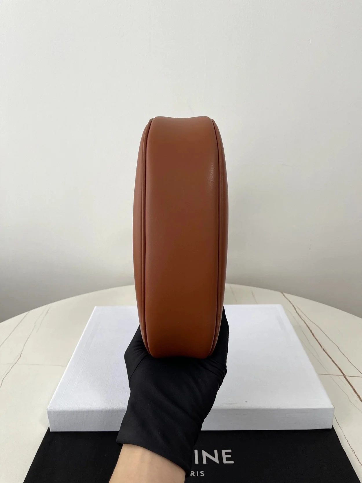 미디엄 트리옹프 아바 백 브라운 상세