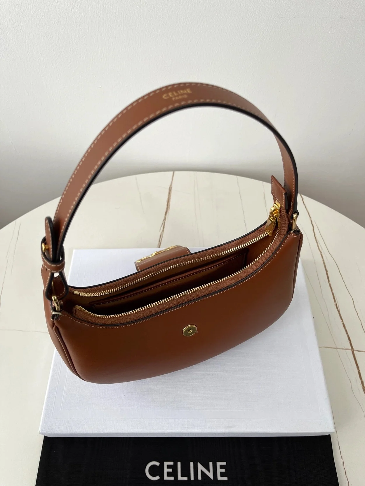 미디엄 트리옹프 아바 백 브라운 상세