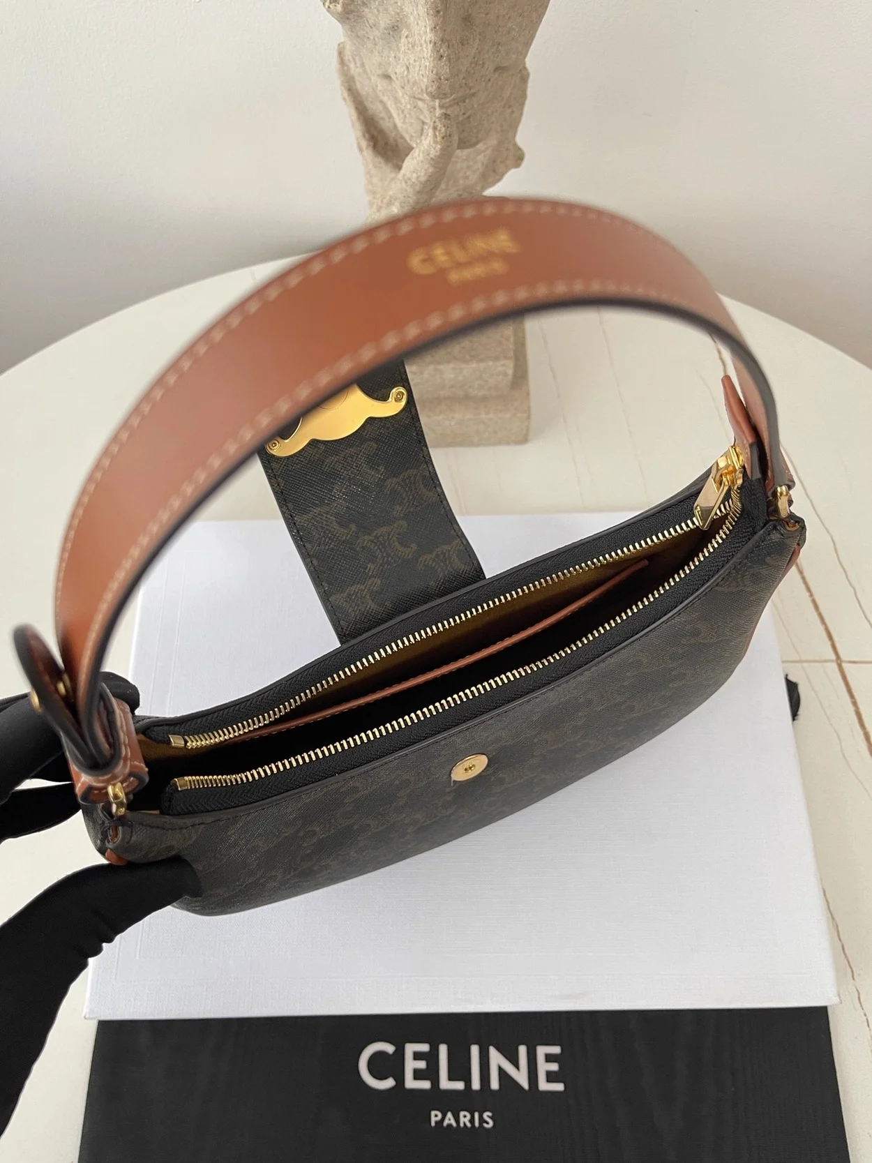 미디엄 트리옹프 아바 백 탠 상세