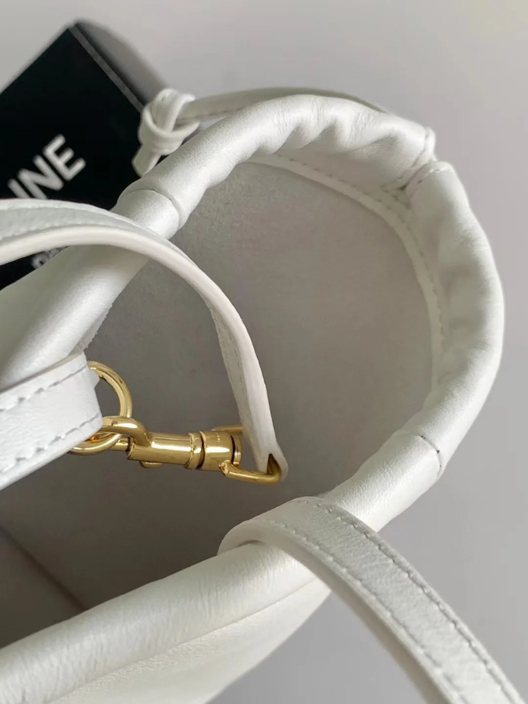 퀴르 트리옹프 드로우스트링 카바스 스몰 화이트 22CM 상세