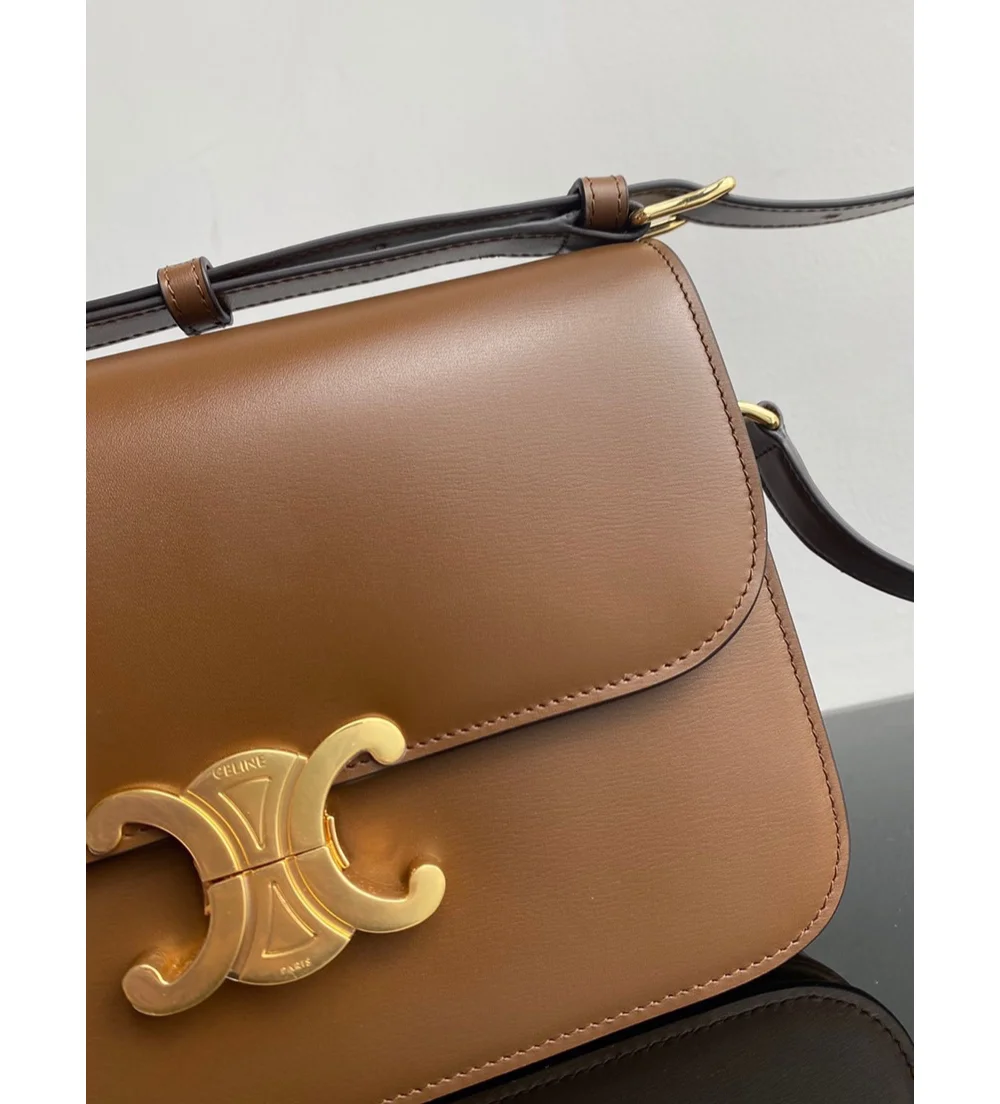 트리오페 크로스백 브라운(22.5*16*5cm) 상세