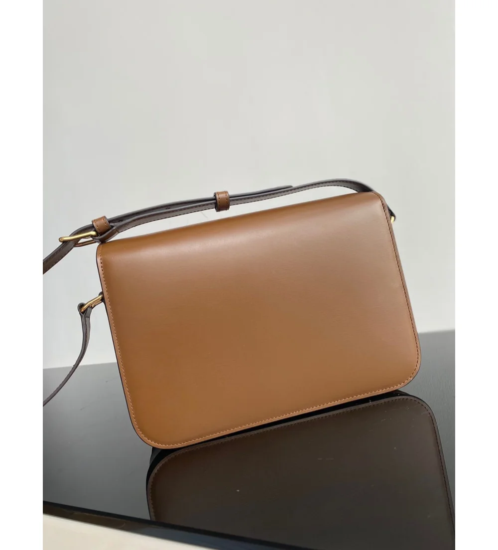 트리오페 크로스백 브라운(22.5*16*5cm) 상세