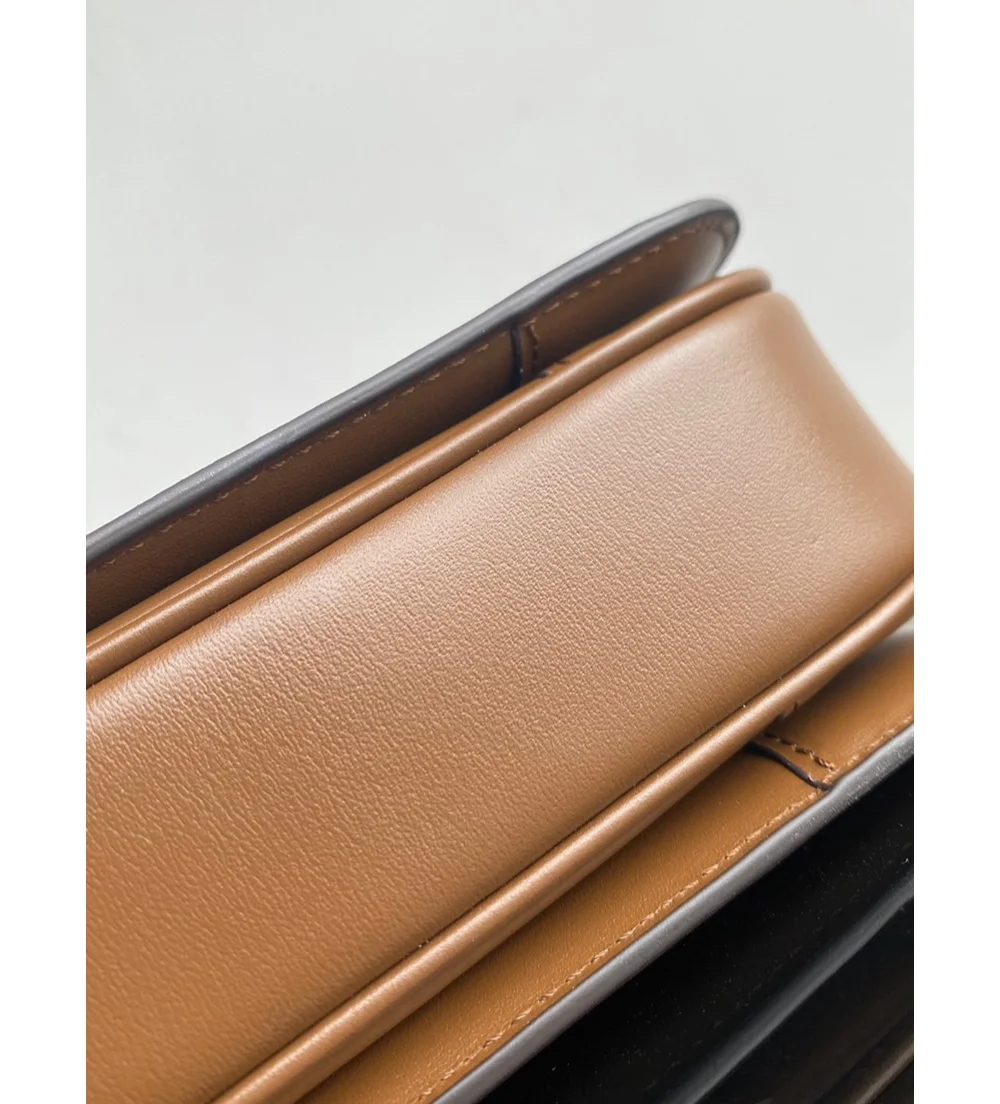 트리오페 크로스백 브라운(22.5*16*5cm) 상세