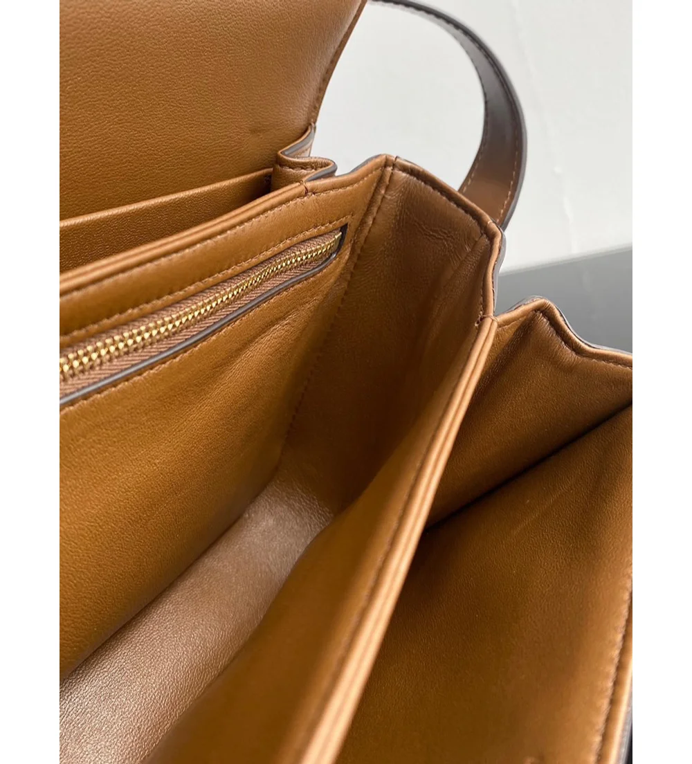 트리오페 크로스백 브라운(22.5*16*5cm) 상세