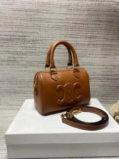 트리옹프 스몰 보스턴백 브라운 (19.5 * 14 * 7cm) 상세