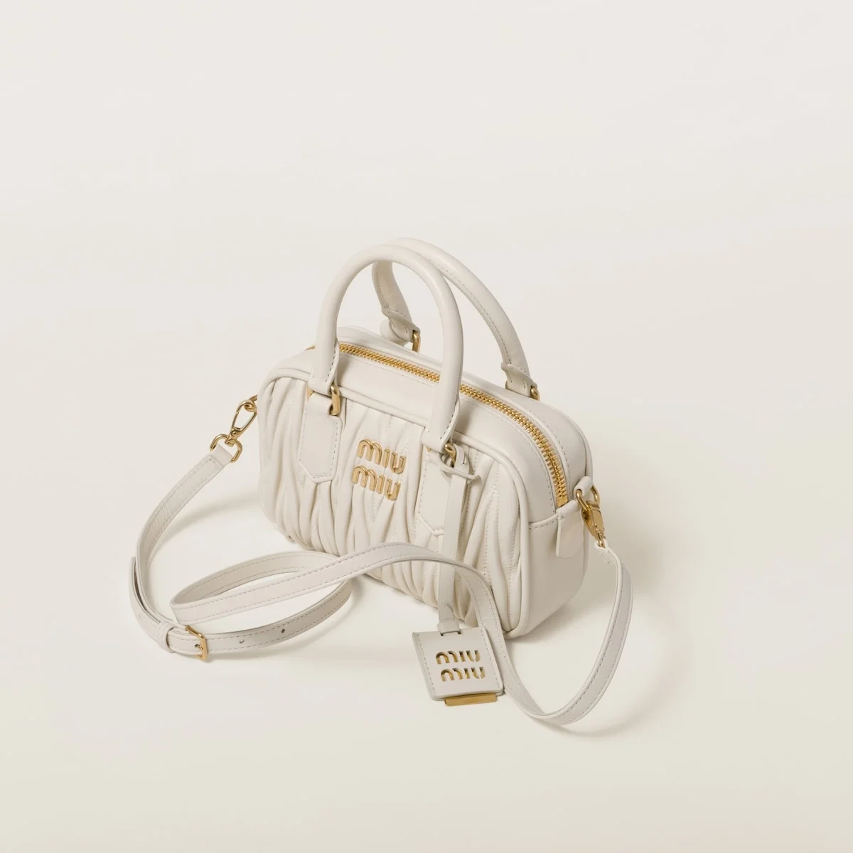 스몰 아르카디 마테라쎄 나파 가죽백 화이트 상세