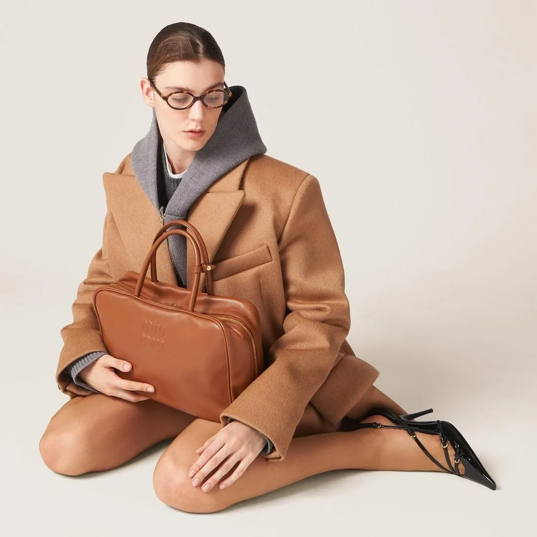 가죽 탑 핸들백 브라운 (23 * 34 * 10) 상세