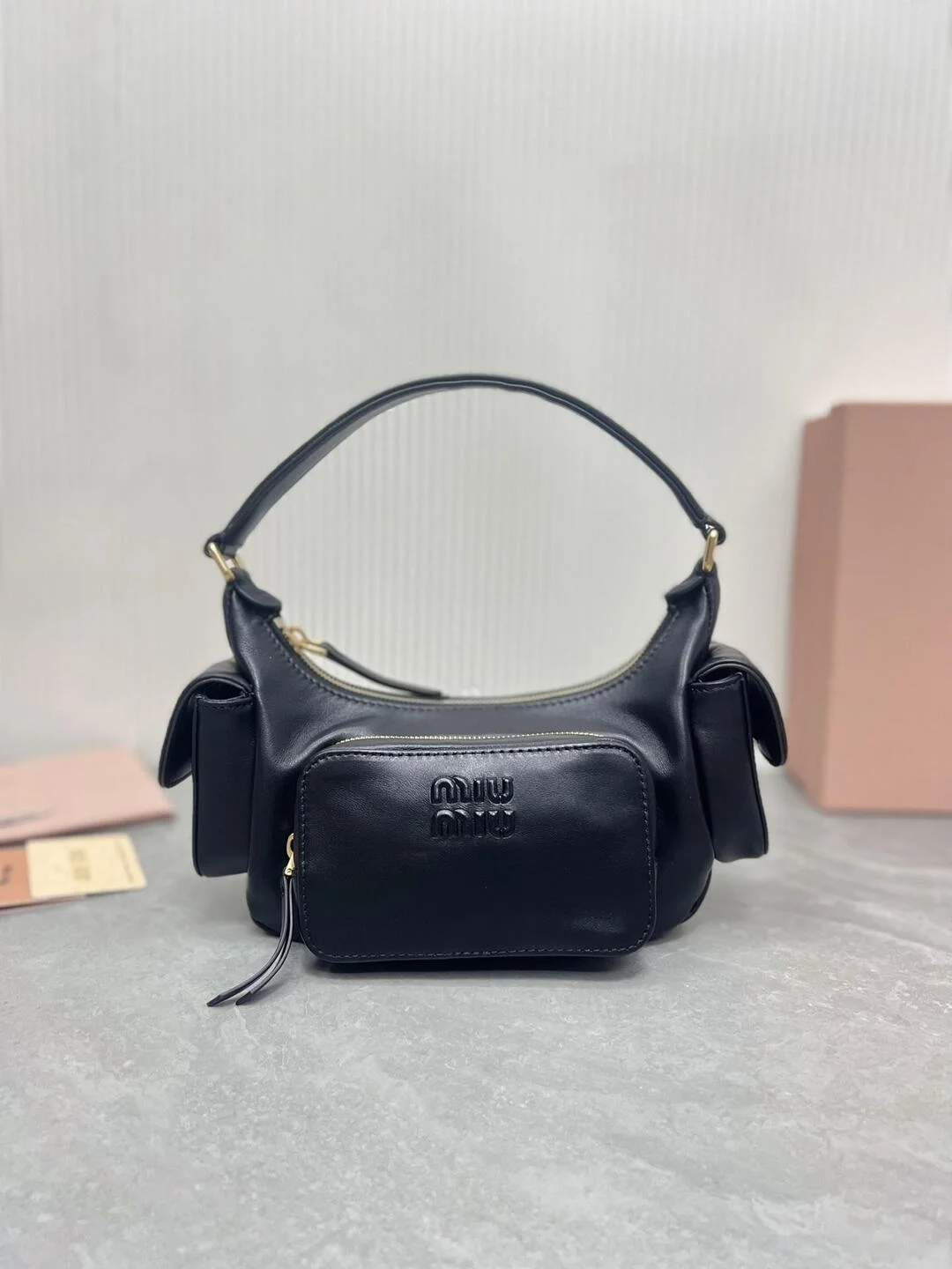 나파 가죽 포켓백 블랙 상세