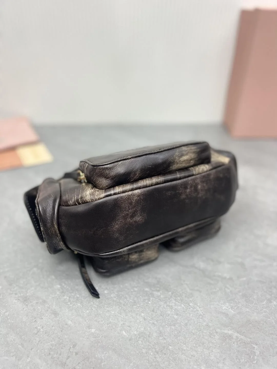 나파 가죽 포켓백 커피 (21 * 12 * 6cm) 상세