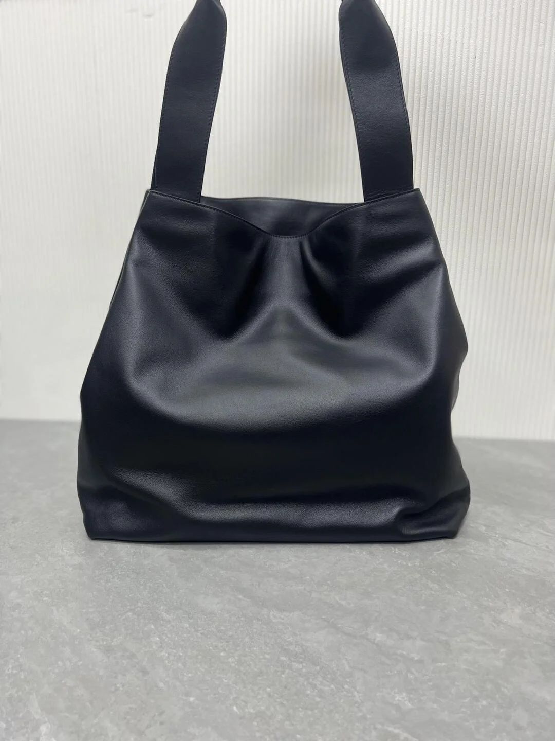 가죽 호보백 블랙 상세