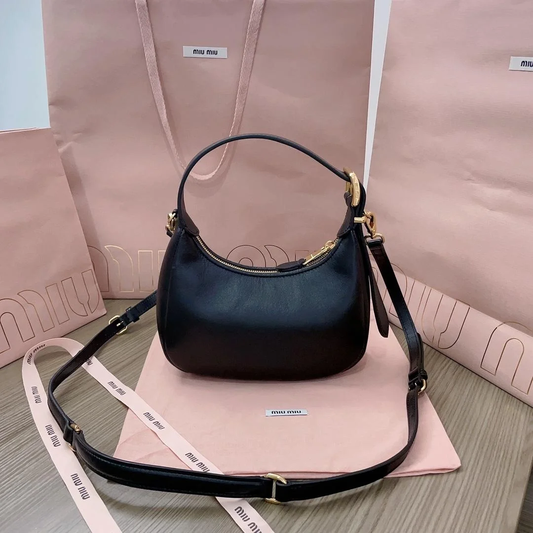 스몰 가죽 호보백 블랙 상세