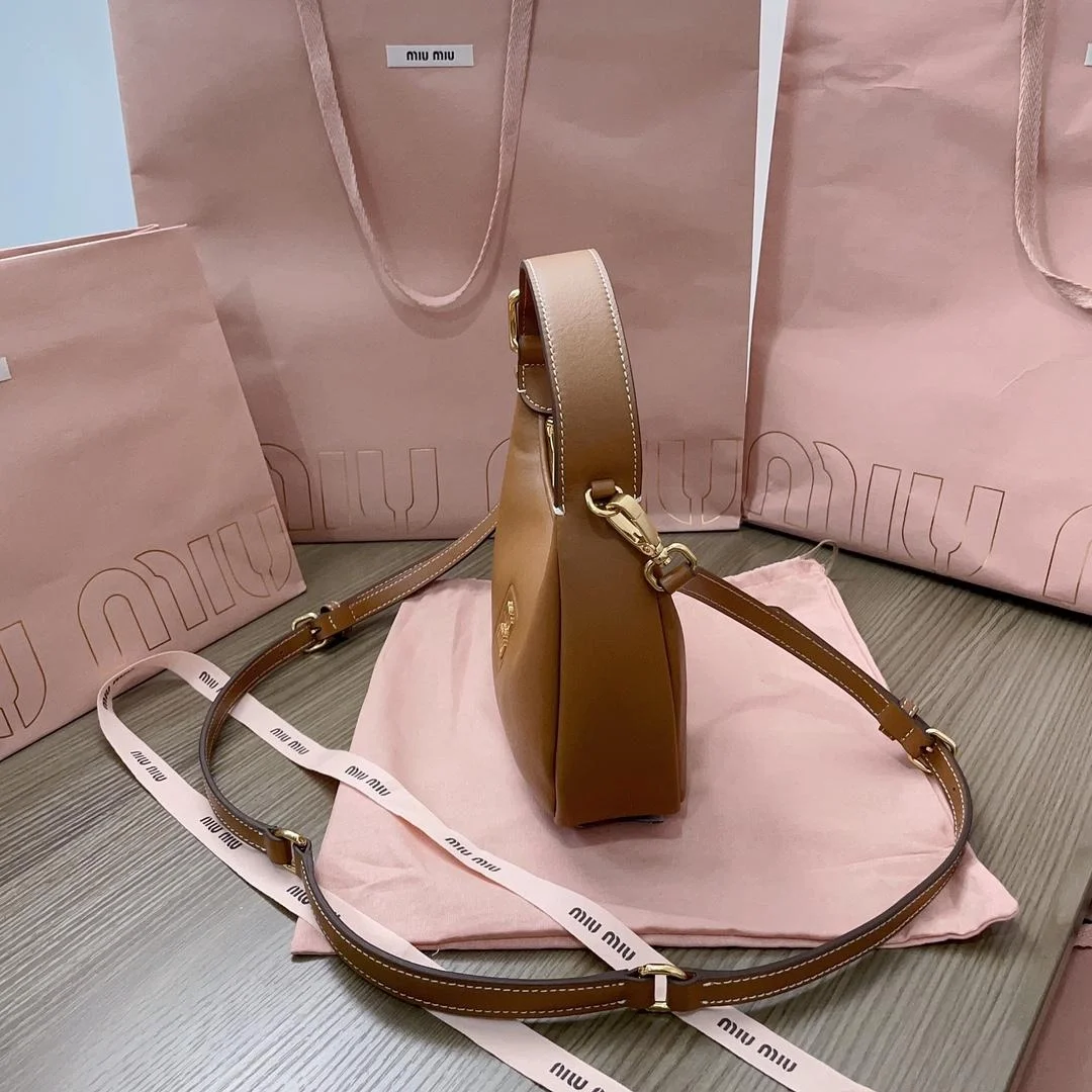 스몰 가죽 호보백 브라운 상세