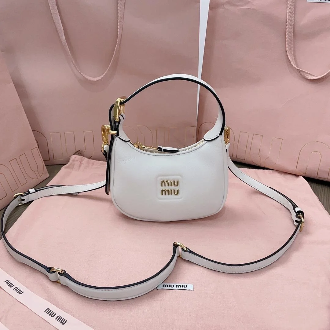 가죽 미니 호보백 화이트 상세