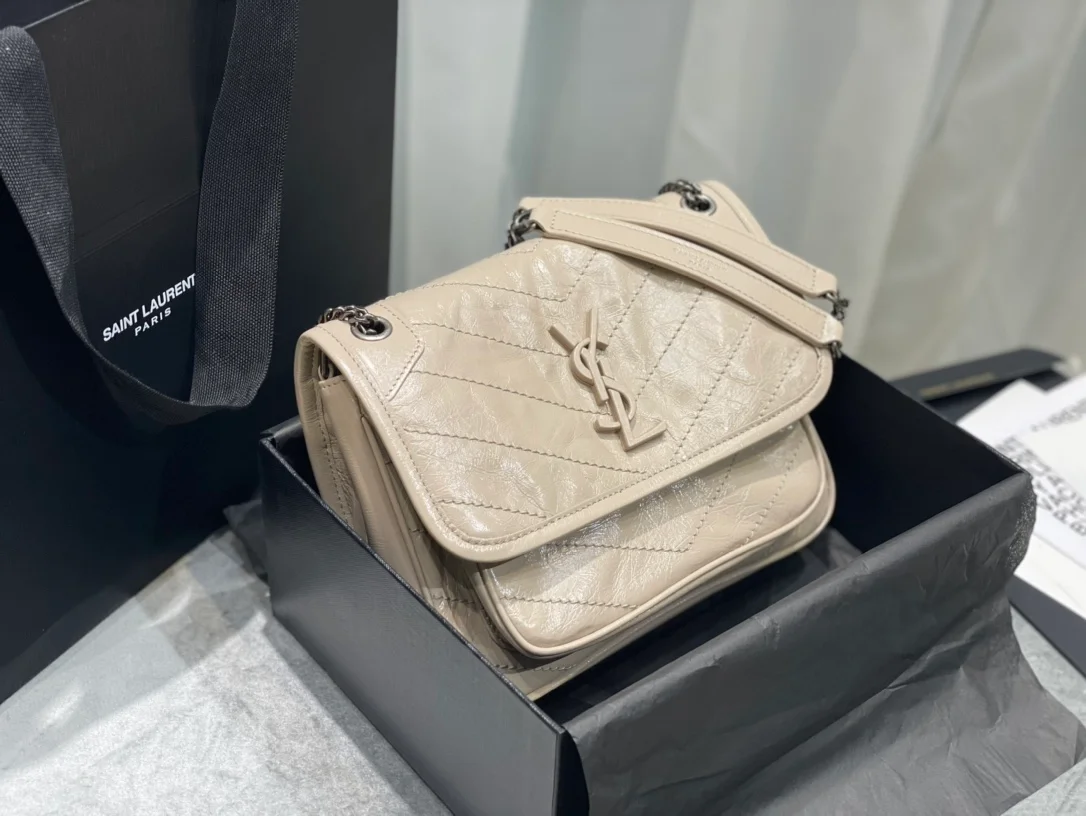 빈티지 니키 베이비백 화이트 (22cm X 16.5cm X 12cm) 상세