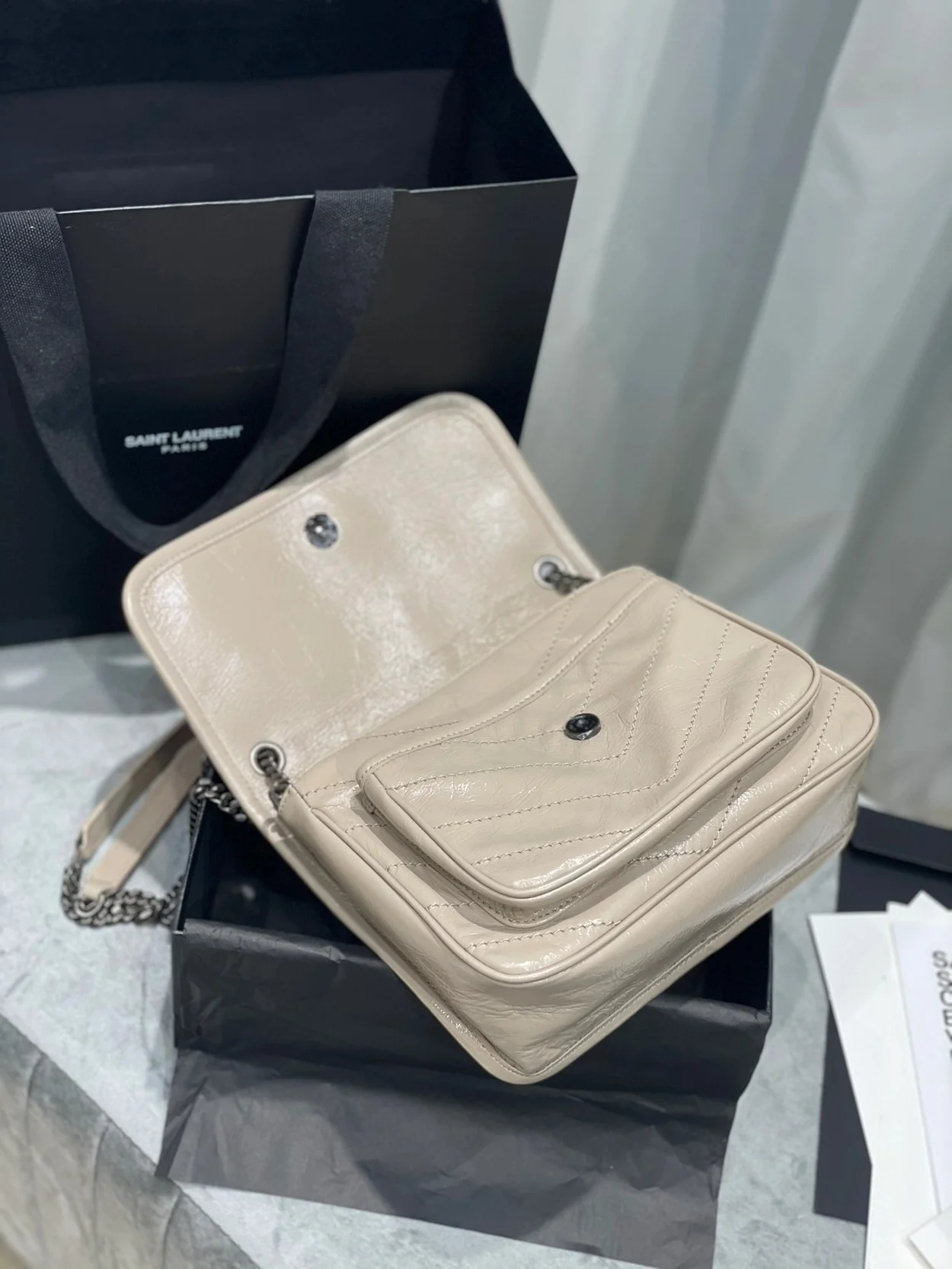 빈티지 니키 베이비백 화이트 (22cm X 16.5cm X 12cm) 상세