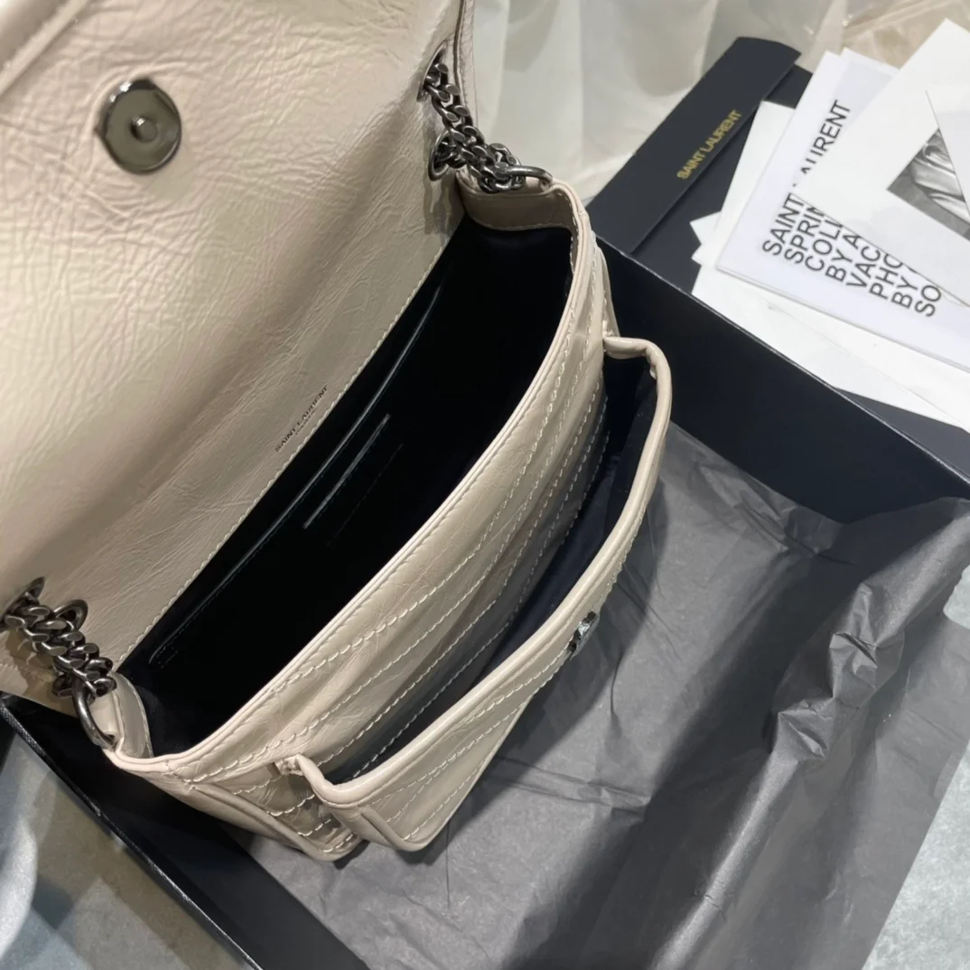 빈티지 니키 베이비백 화이트 (22cm X 16.5cm X 12cm) 상세