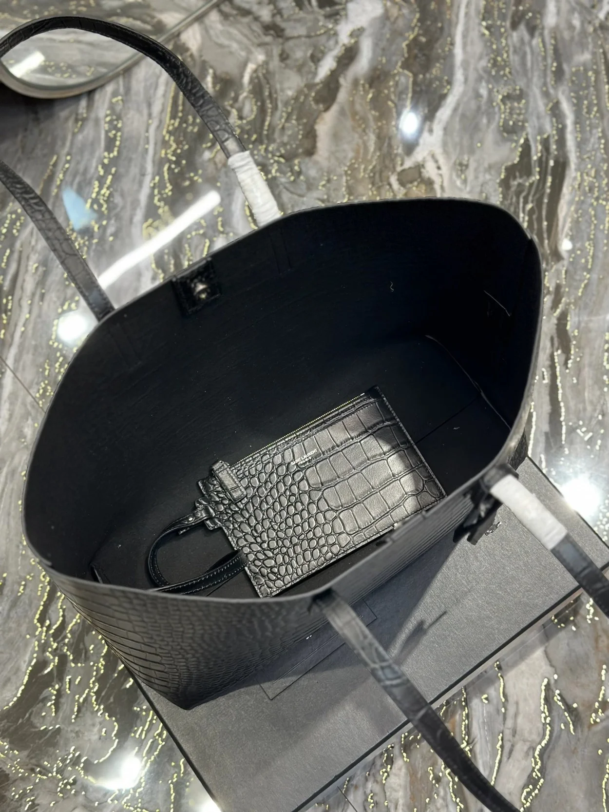 크로커다일 쇼핑백 블랙 상세