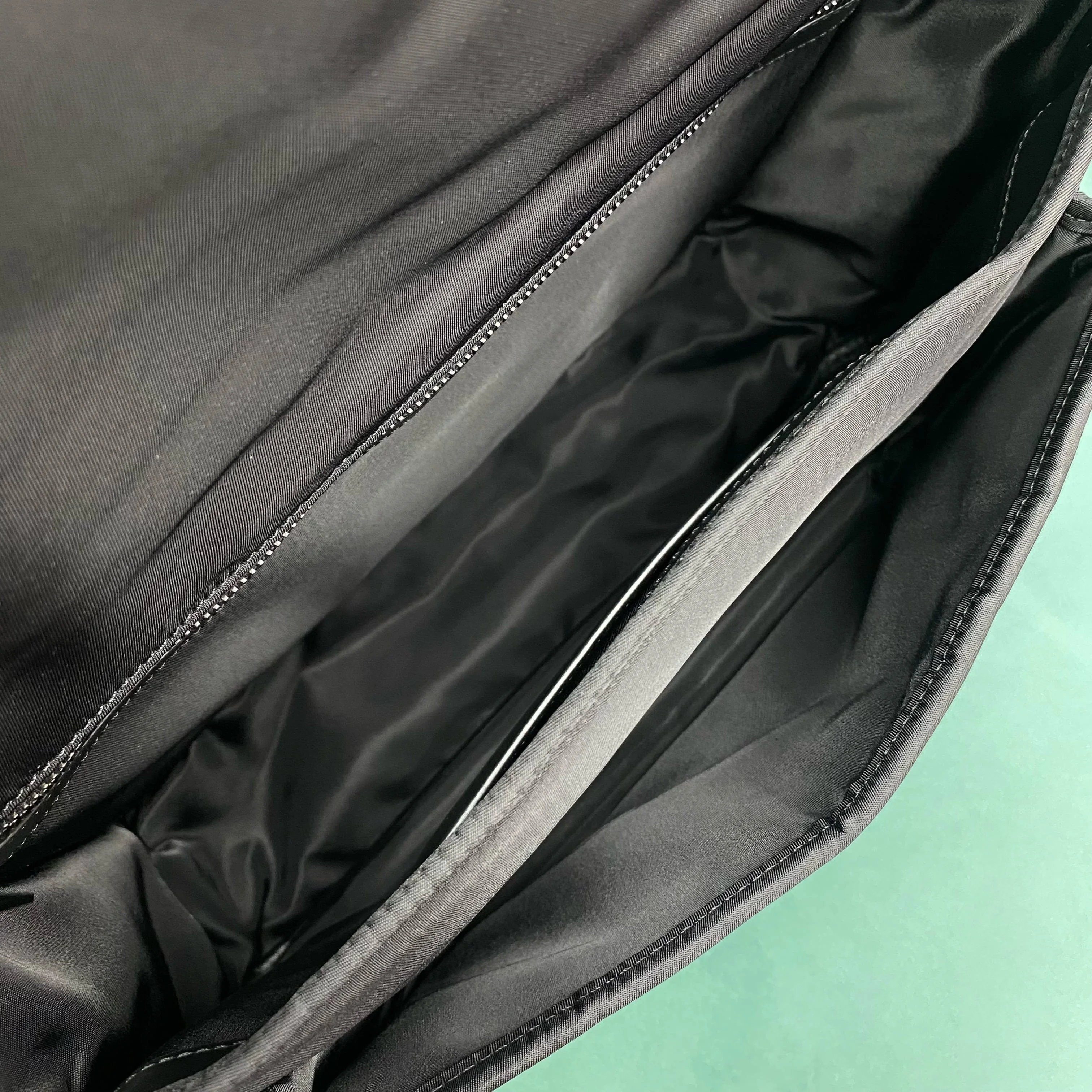 에코닐 니키 메신저 백 (32 × 22 × 9CM ) 상세