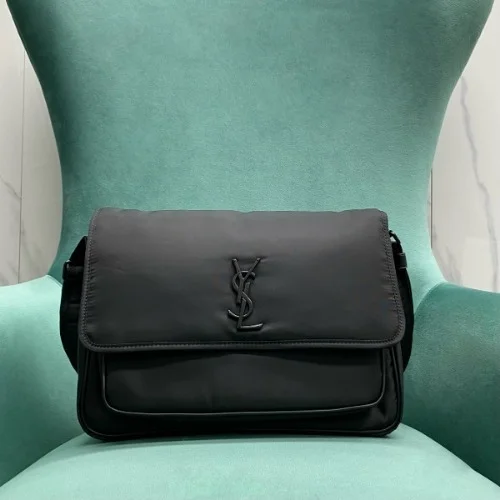 에코닐 니키 메신저 백 (32 × 22 × 9CM )