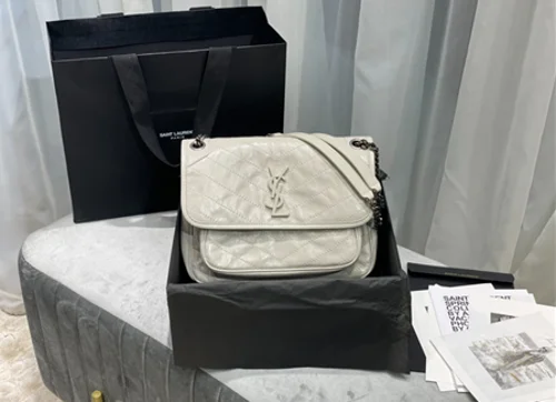 니키 숄더백 미디움 화이트