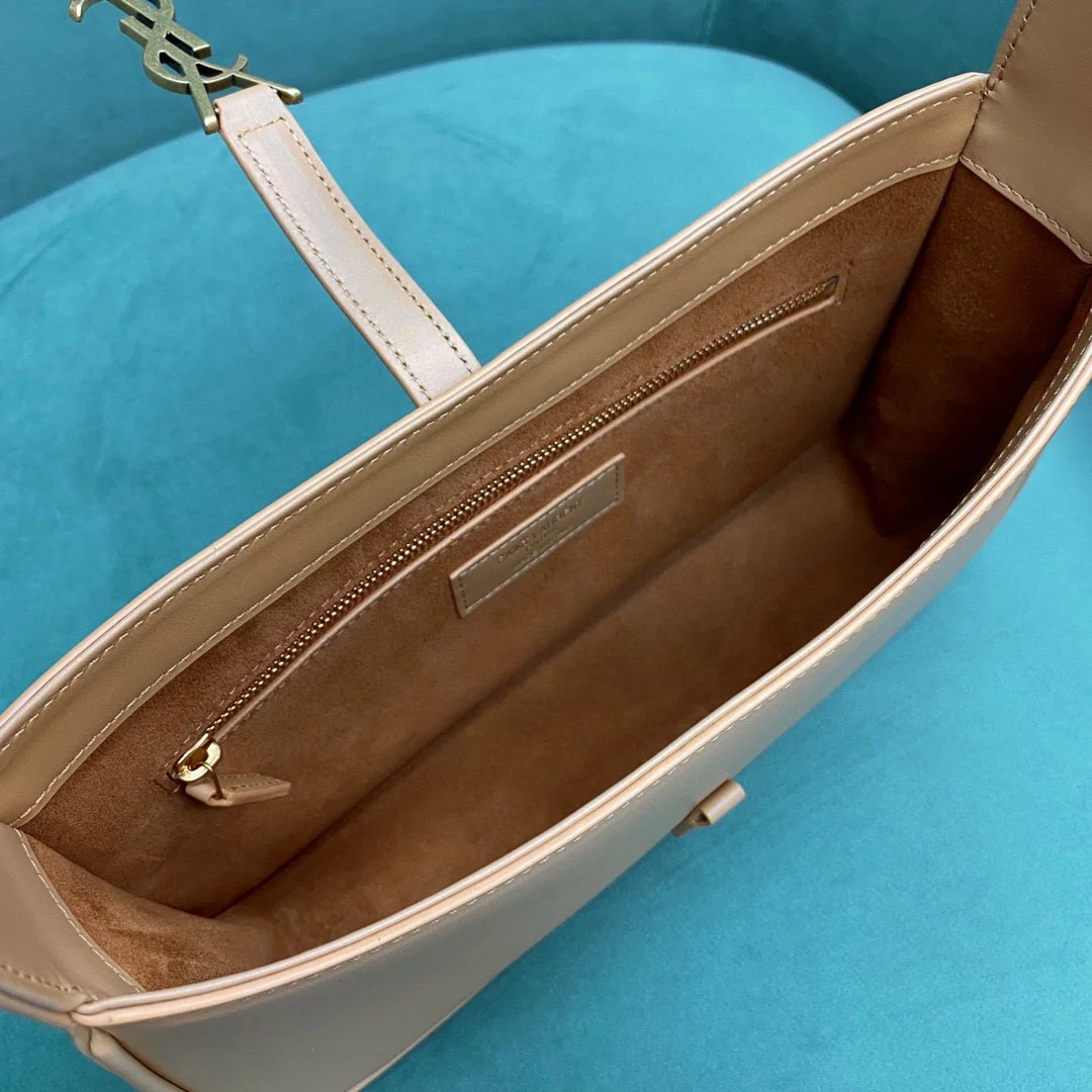 모노그램 스몰 호보백 상세